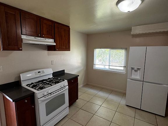 3rd image of 1012-14 S Delaware St #1012