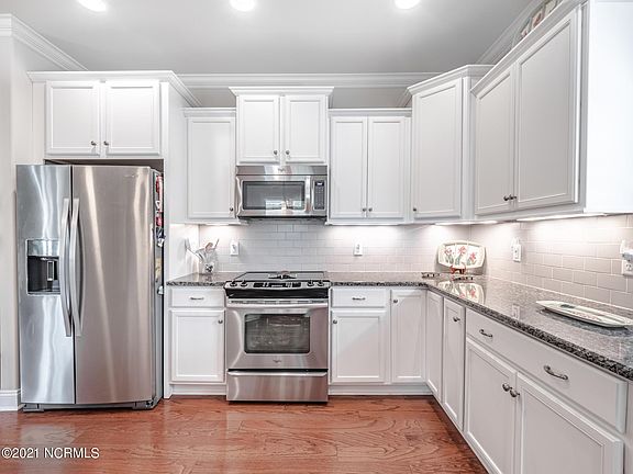 3rd image of 5904 Fayemont Ct