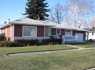 311 Madison Ave, Neche, ND 58265