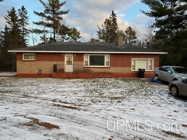 10202 Bay Shore Dr, Rapid River, MI 49878