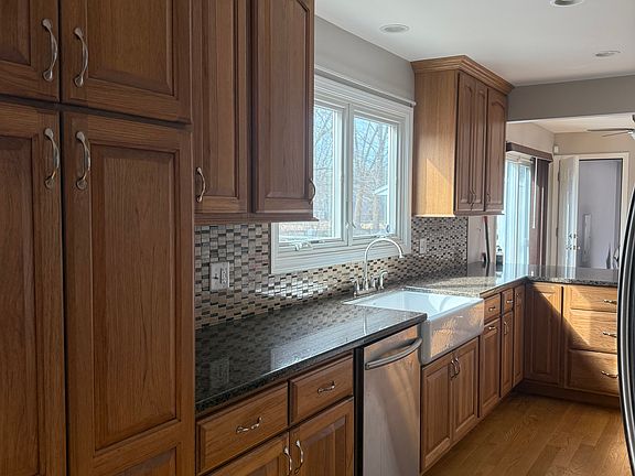 3rd image of 1709 Rutgers Ct