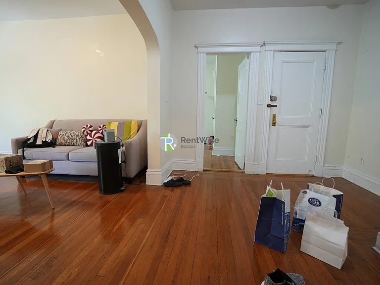 22 Euston St #5 — Photo 11