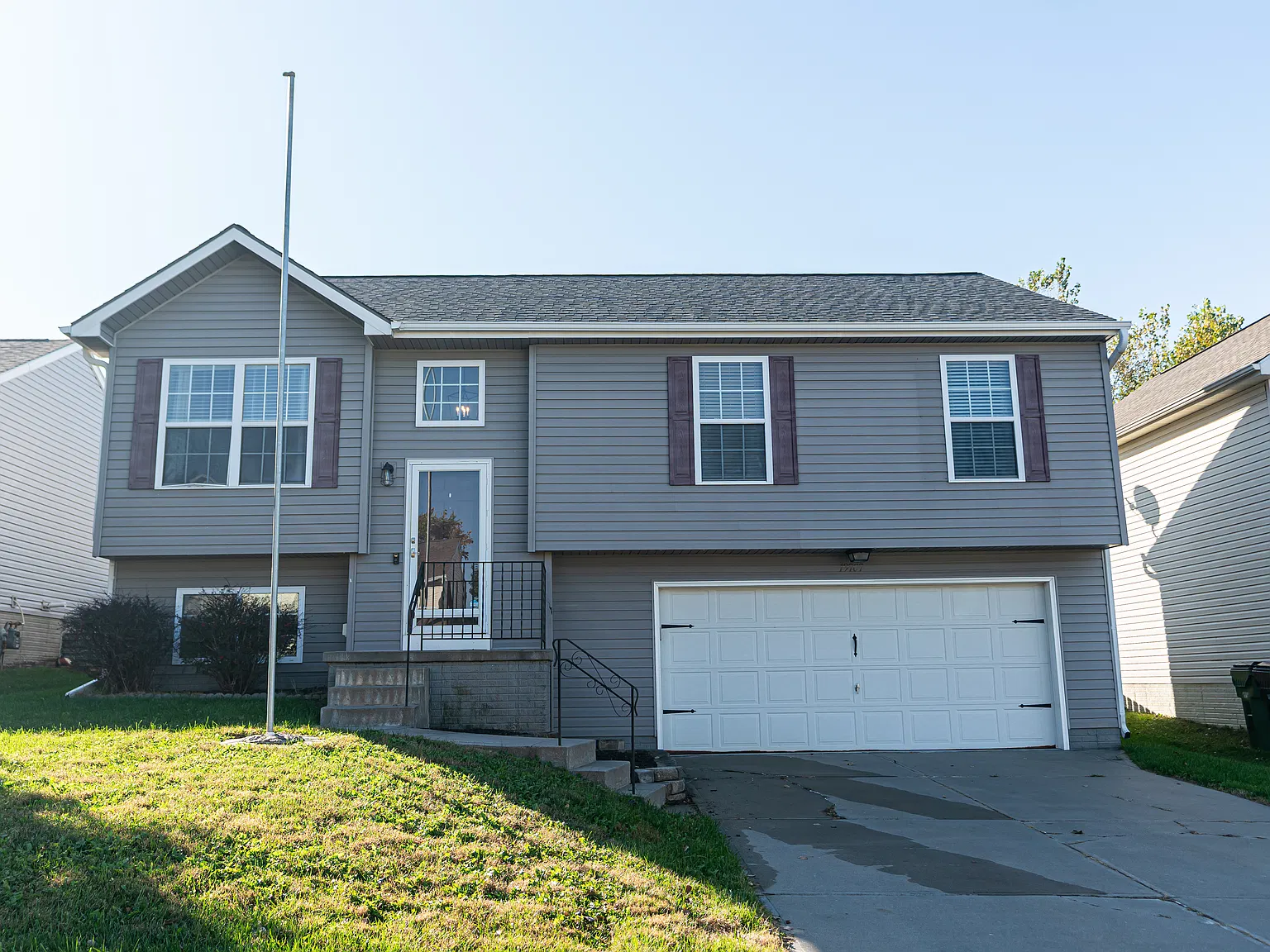 3 bed, 1354 sqft, $2,375 — Photo 1