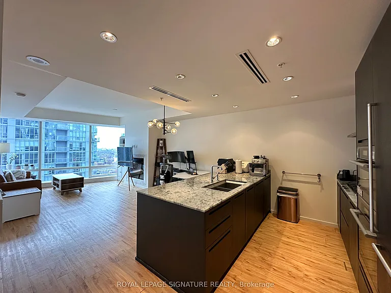 180 University Ave #3104 — Photo 2