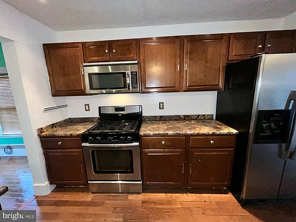 4th image of 9854 Royal Commerce Pl