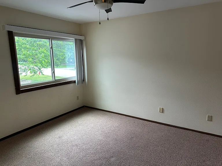 2094 Fox Hollow Dr — Photo 11
