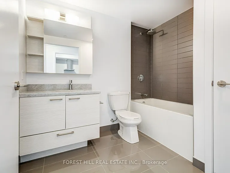 2221 Yonge St #5210 — Photo 19