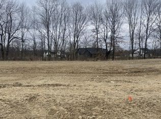 555 E Basalt Dr, Huntertown, IN