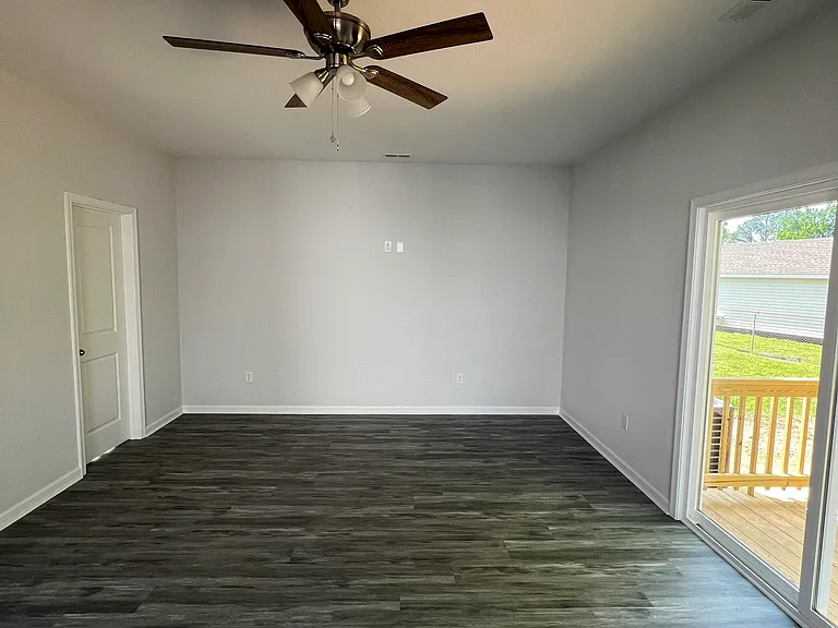 606 Mason Ave — Photo 23