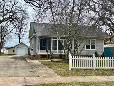 206 East St, Decorah, IA, 52101