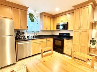 415 Meadow Woods Ln, Lawrence Township, NJ 08648