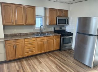 139 Prospect St APT 4, Pawtucket, RI 02860