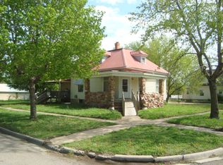 302 E Front St, Waterville, KS 66548