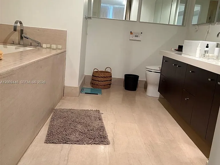5875 Collins Ave #708 — Photo 10