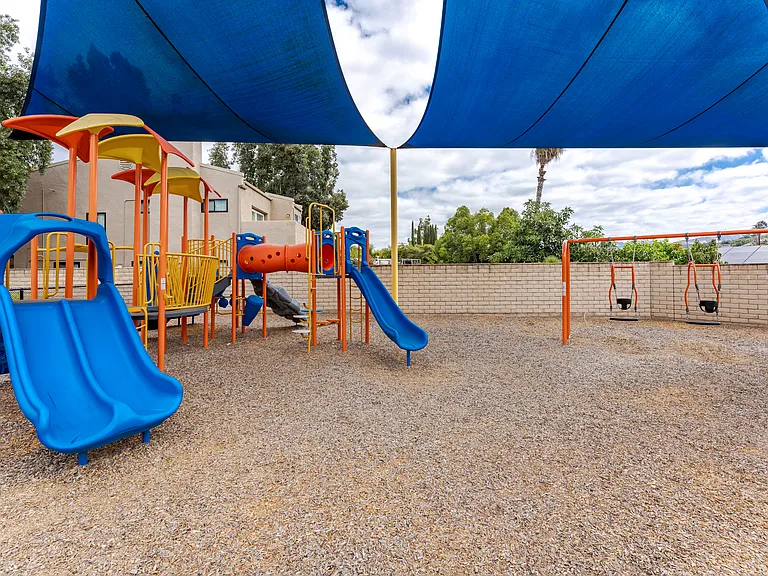 Hilleary Park - Military Housing — Photo 23