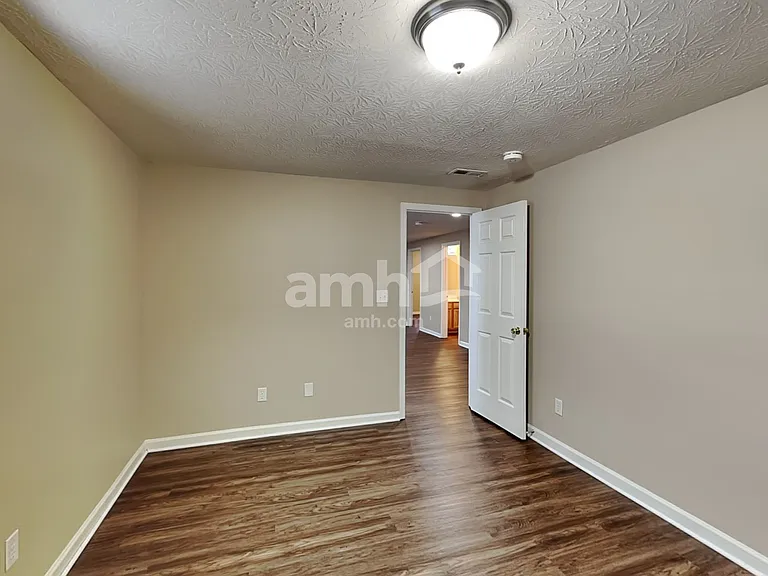 300 Water Ridge Ct — Photo 14