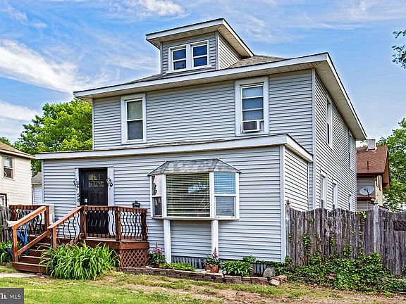 2nd image of 58 Cypress St