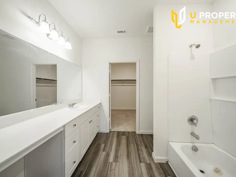 808 Juniper St — Photo 17