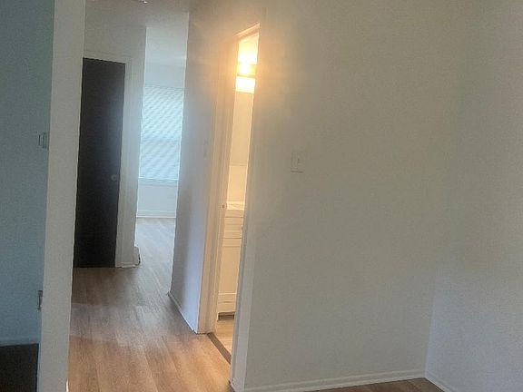 4th image of 9955 Nottingham Ave