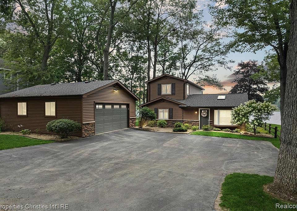 4193 Caney, Commerce Township, MI 48382 Zillow