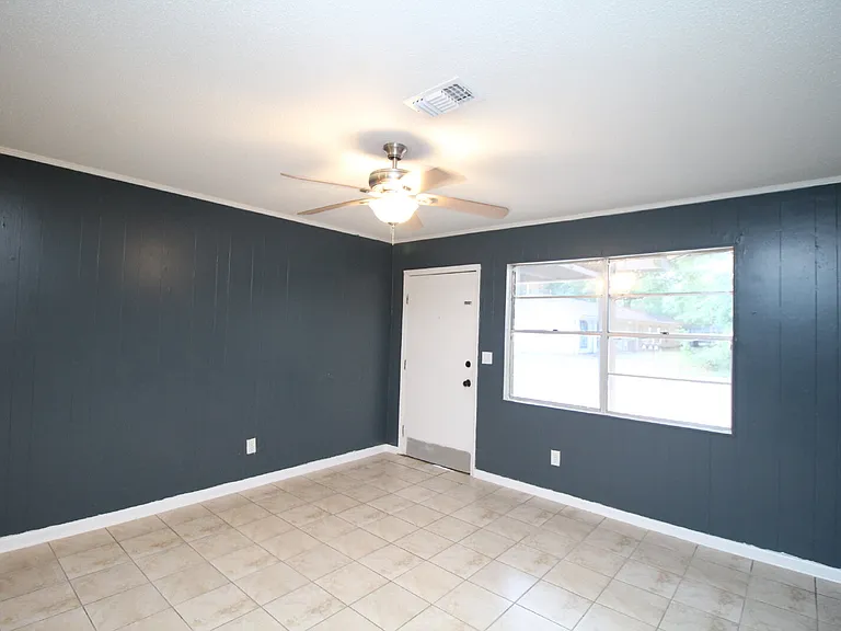 6618 Applegate St — Photo 3