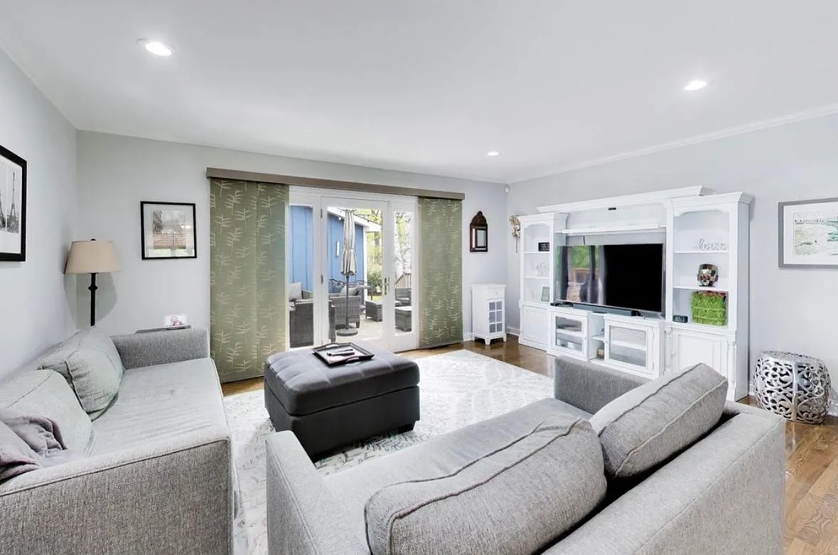 4 bed, 1739 sqft, $4,100 — Photo 2
