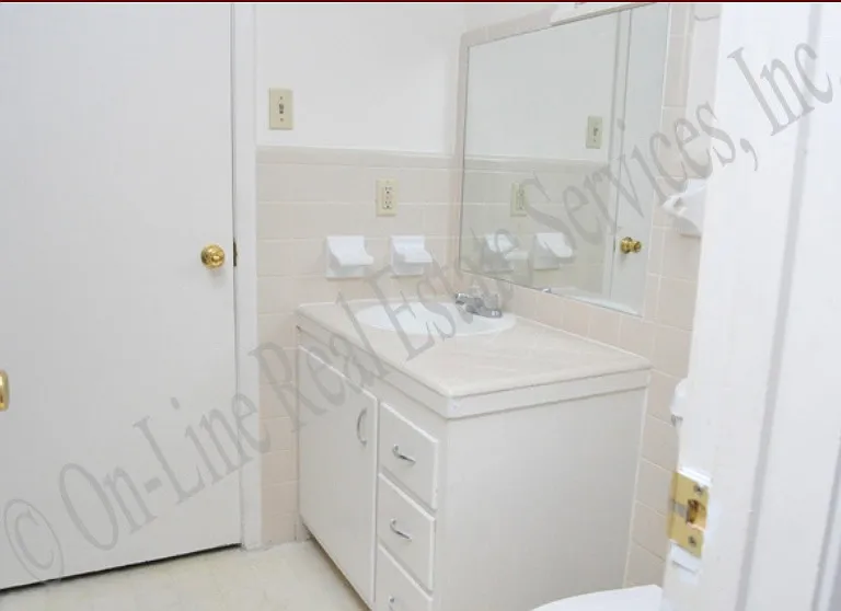 108 Moss St #A — Photo 10