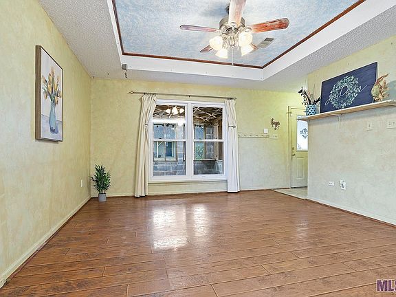 4th image of 16126 Bolivar Dr