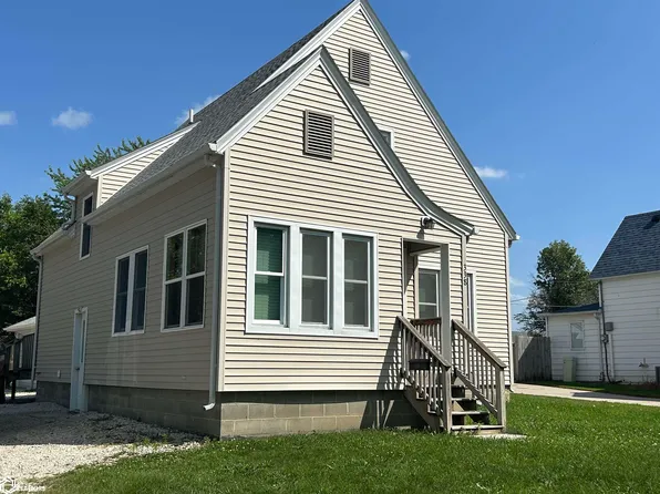 338 N Crawford St, Carroll, IA 51401
