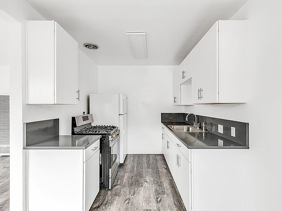 3rd image of 2023 Reservoir St #5