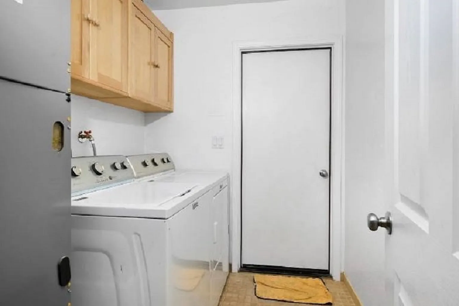 3 bed, $1,390 — Photo 2