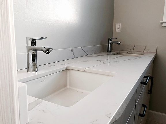 2nd image of 421 20th Ave #421