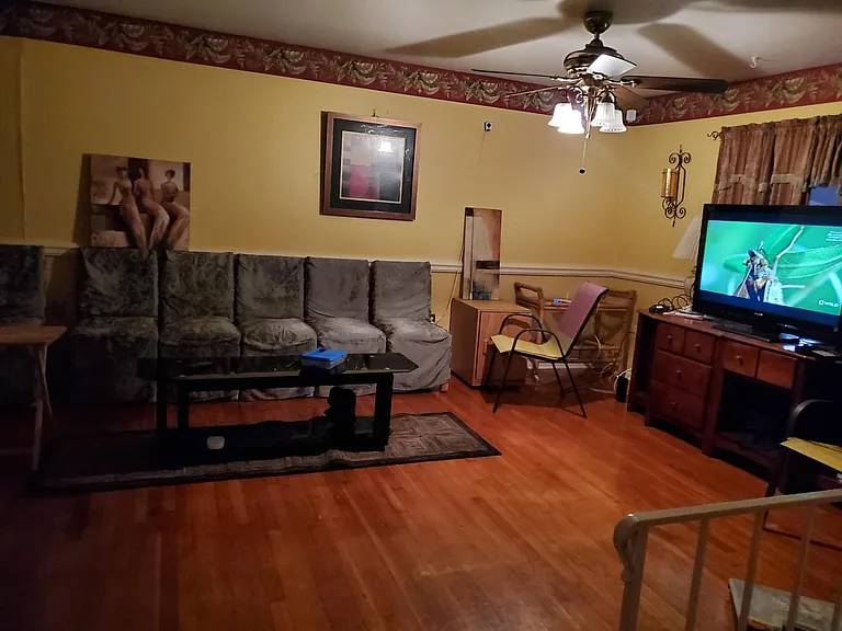 1853 Sandcroft Dr — Photo 3