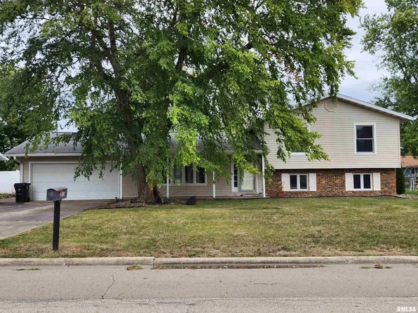 305 Palm St, Canton, IL 61520