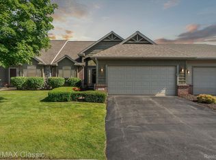 1202 Arbor Ridge Dr, Brighton, MI 48116