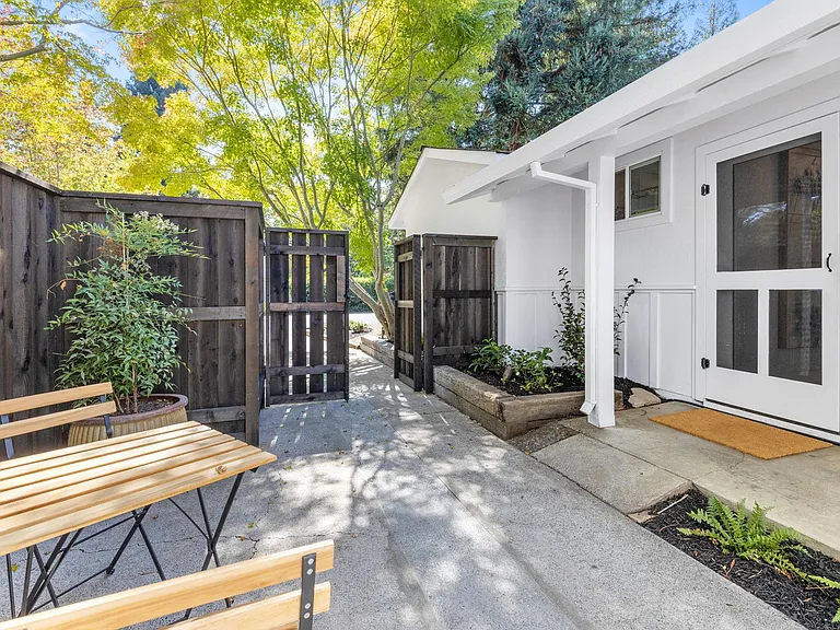 3142 Kingston Ave — Photo 33