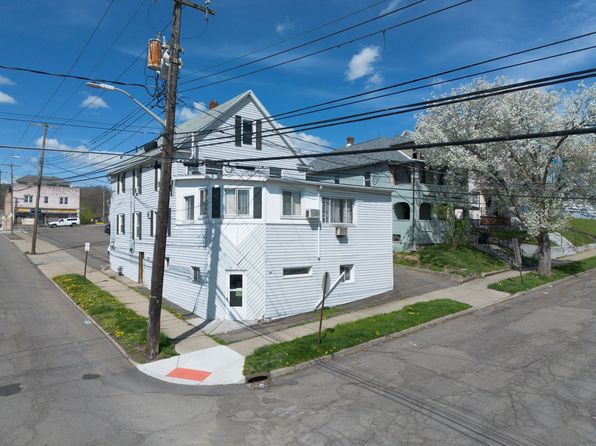 101 Squires Ave #105