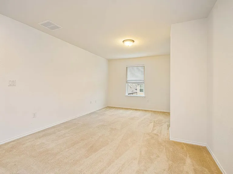 907 Solitude Dr — Photo 15