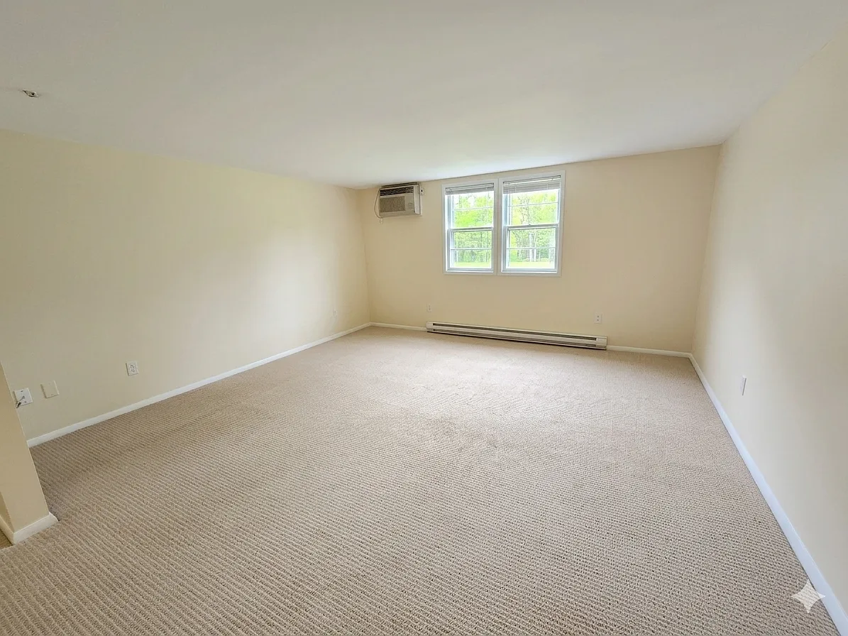 Building Photo - 870 Haverhill St #13C