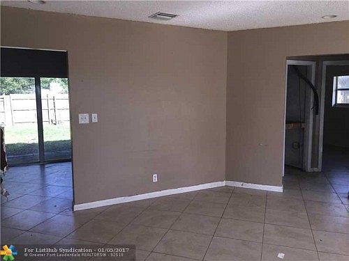 3rd image of 121 NW 21st St