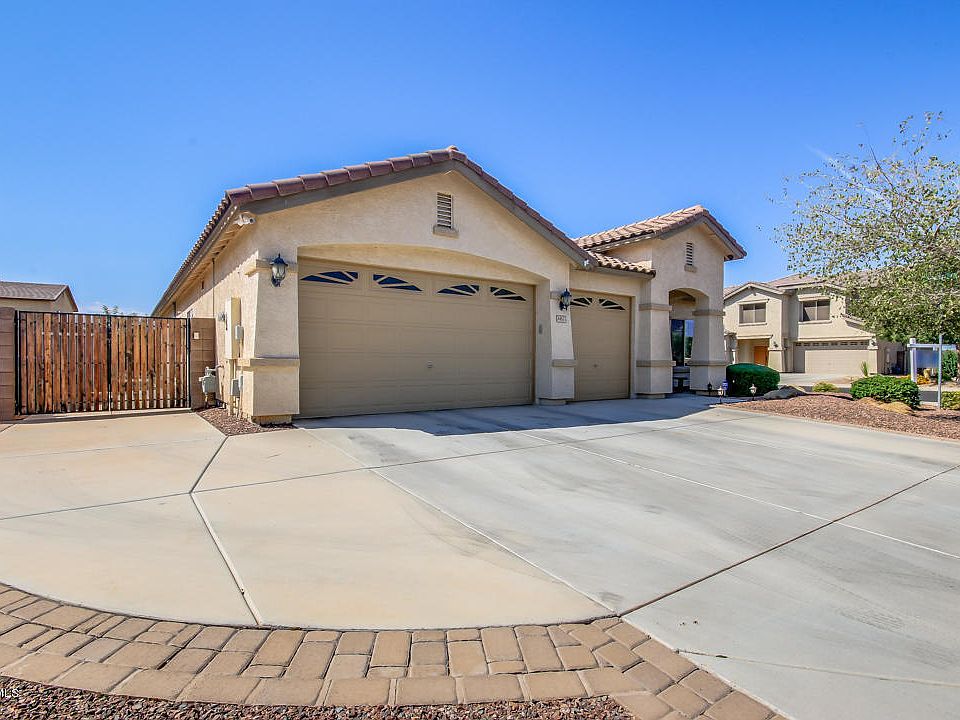 2nd image of 44621 W Redrock Rd