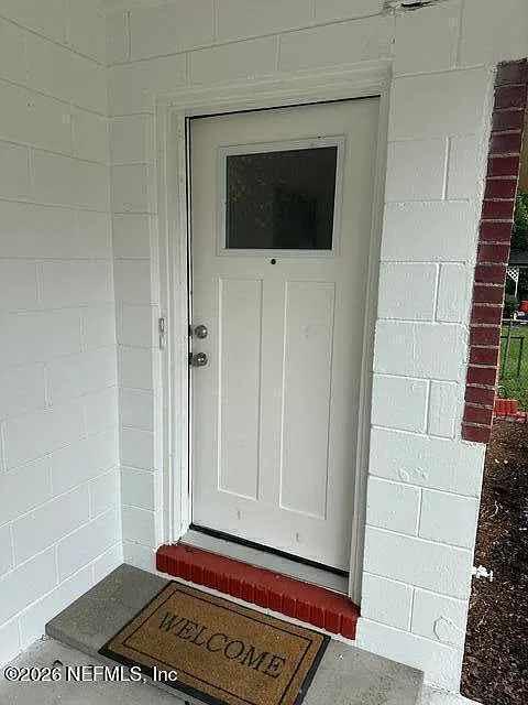 3 bed, 1.0 bath, 1195 sqft, $1,650 — Photo 2