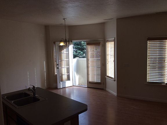 5th image of 263 E Sunshine Dr
