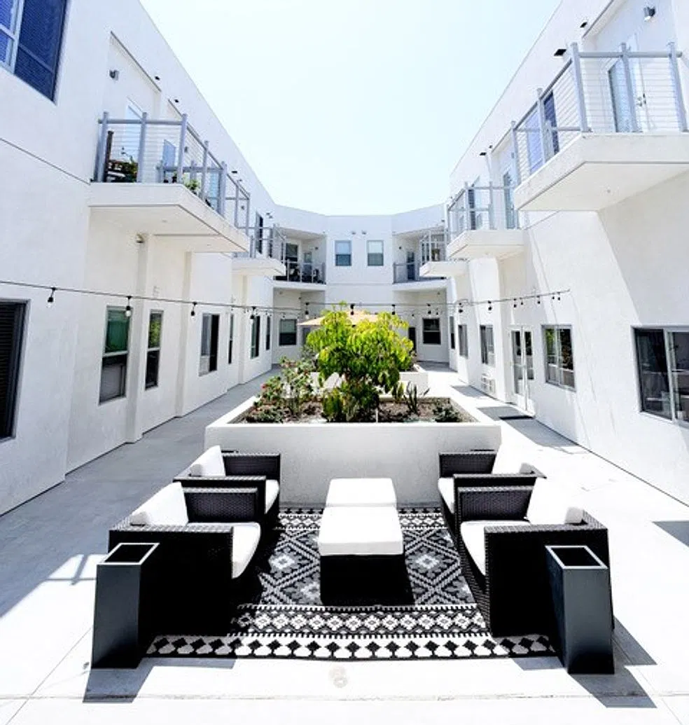 Press Courier Senior (55+) Luxury Apartments — Photo 4