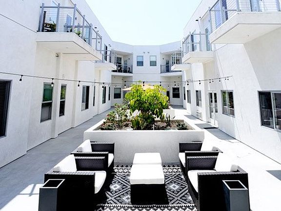 4th image of 300 W 9th St APT 241