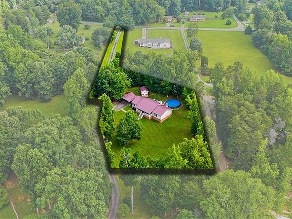 4th image of 4932 Streamside Dr