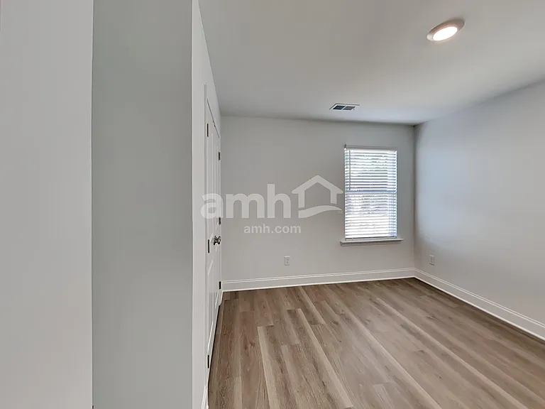 1039 Highland Walk — Photo 26