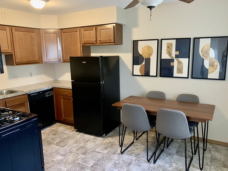 Indian Village Apartments — Photo 18