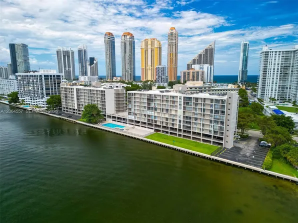 17500 N Bay Rd, Sunny Isles Beach, FL