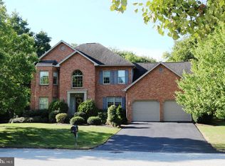 19234 Jamestown Dr, Hagerstown, MD 21742